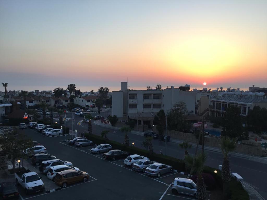 Sunset Seaview Studio Apartment Paphos Ngoại thất bức ảnh
