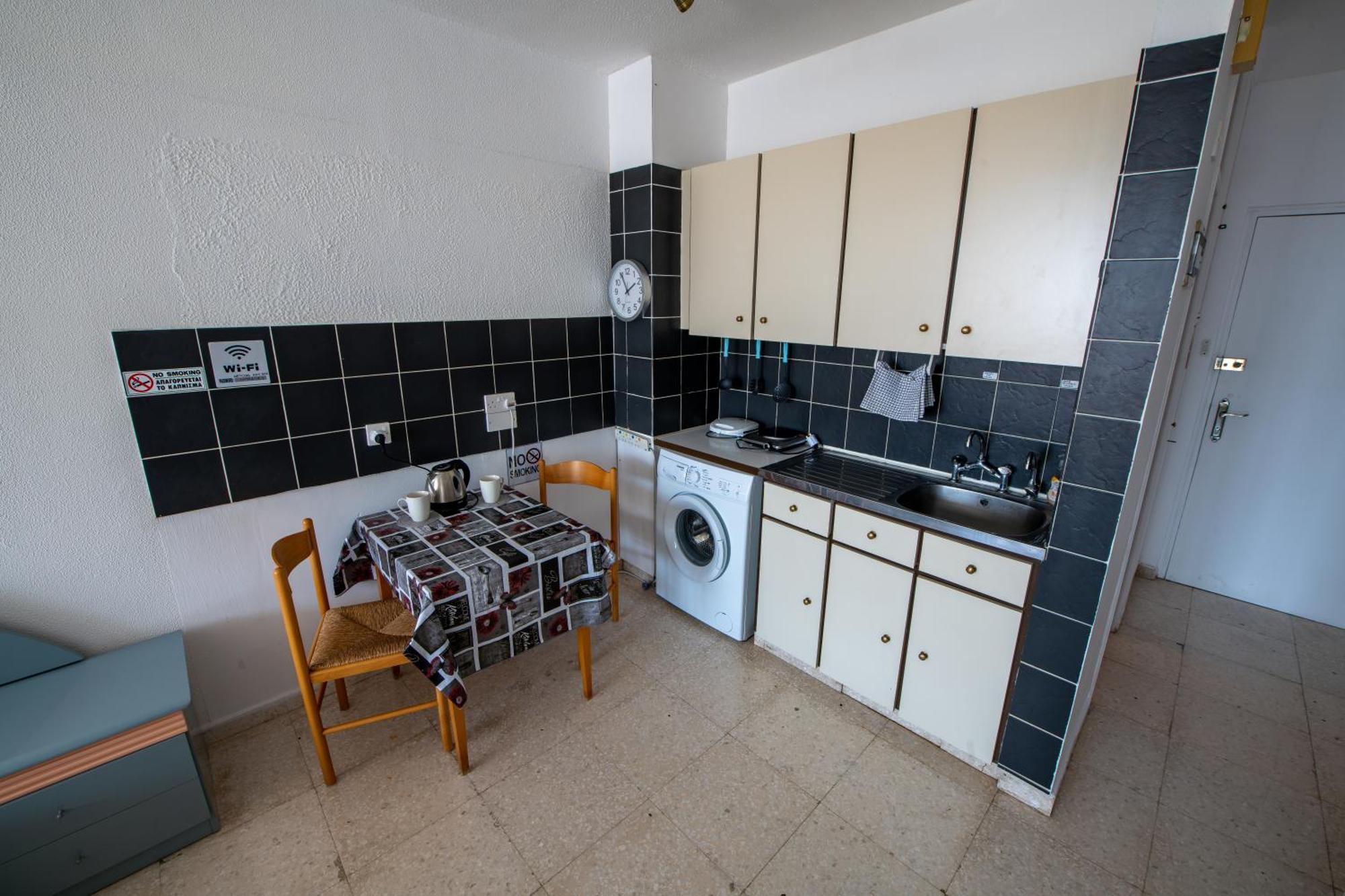 Sunset Seaview Studio Apartment Paphos Ngoại thất bức ảnh